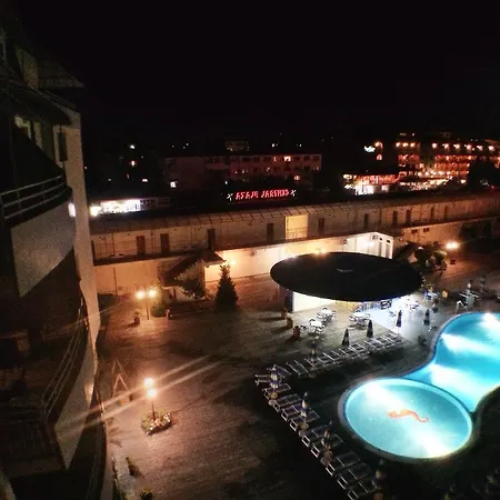 Apartment In Plaza *