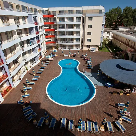 Apartment In Plaza *